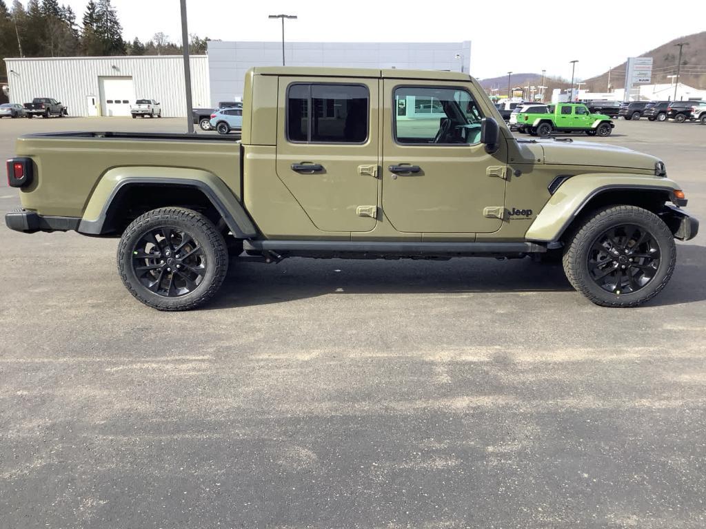 new 2025 Jeep Gladiator car, priced at $41,867