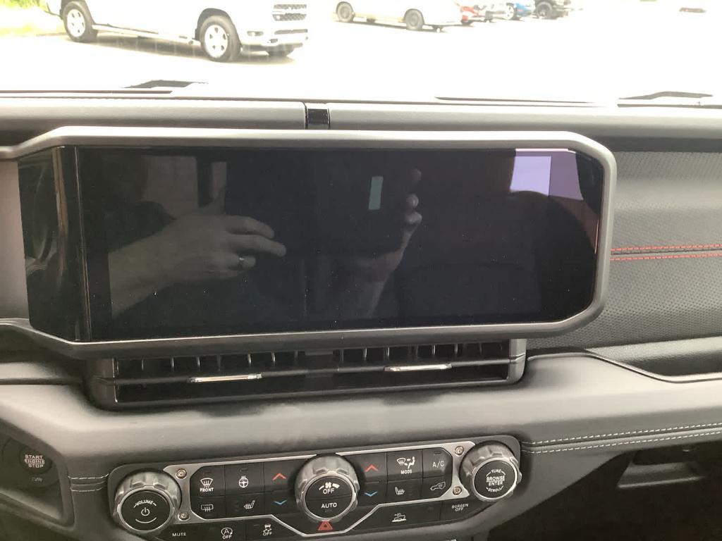 new 2025 Jeep Gladiator car, priced at $59,740