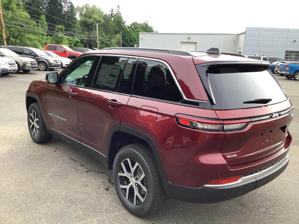 new 2025 Jeep Grand Cherokee car, priced at $47,495