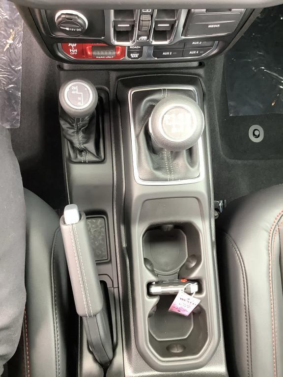 new 2025 Jeep Wrangler car, priced at $59,425