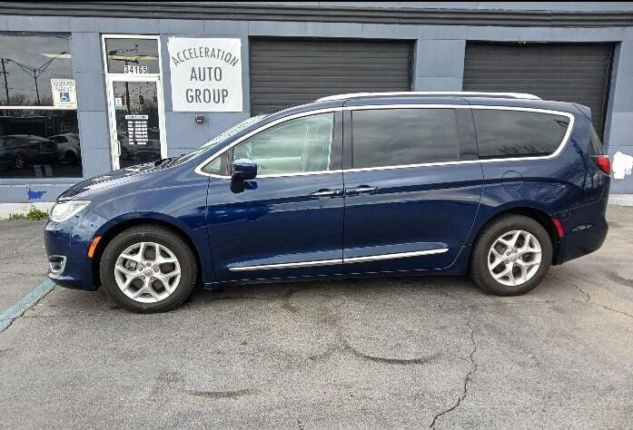 used 2017 Chrysler Pacifica car, priced at $17,345