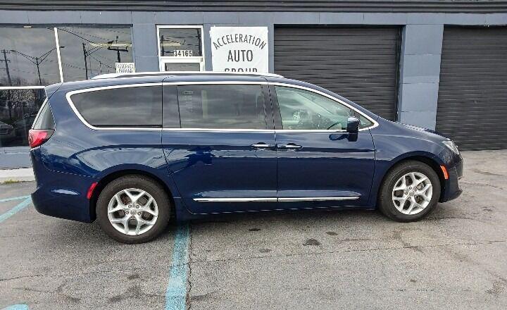 used 2017 Chrysler Pacifica car, priced at $17,345