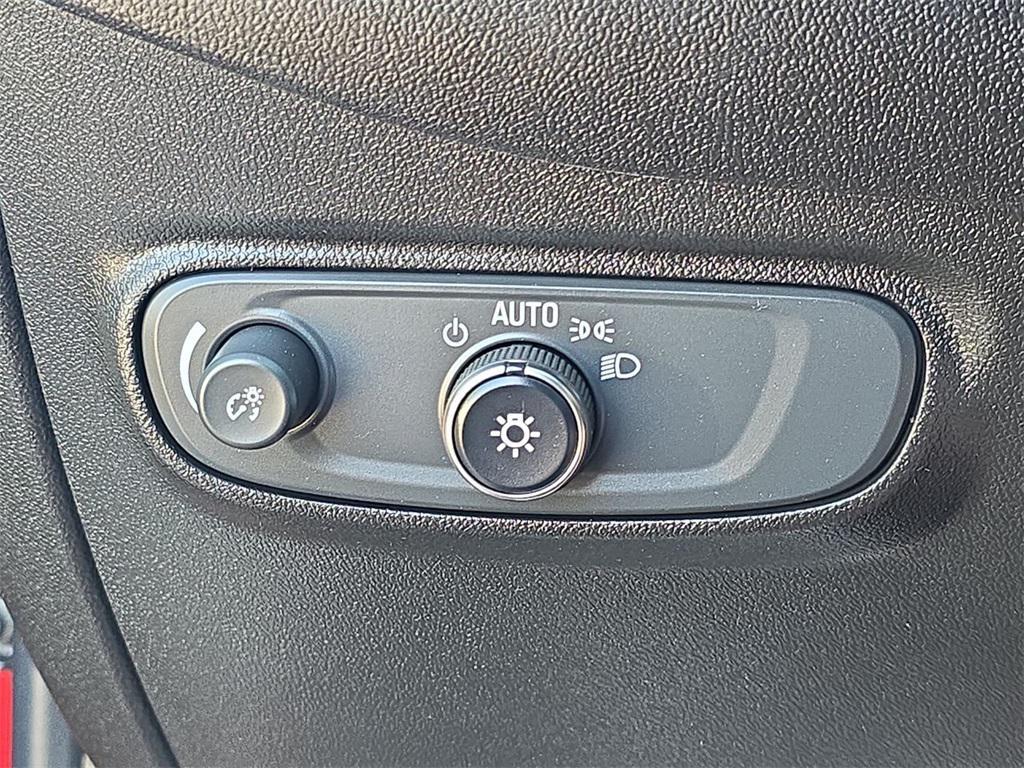 used 2022 Chevrolet Equinox car, priced at $22,128