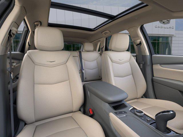 new 2025 Cadillac XT5 car, priced at $54,105