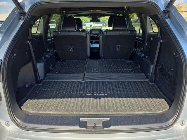 used 2021 Toyota Highlander car, priced at $37,995