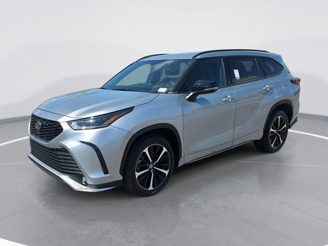 used 2021 Toyota Highlander car, priced at $37,995
