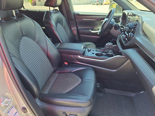 used 2021 Toyota Highlander car, priced at $37,995