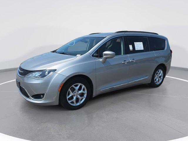 used 2017 Chrysler Pacifica car, priced at $14,982