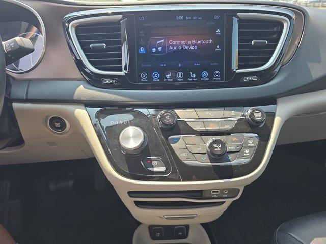 used 2017 Chrysler Pacifica car, priced at $14,982