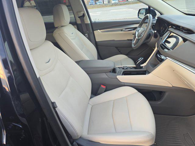 used 2022 Cadillac XT5 car, priced at $31,847