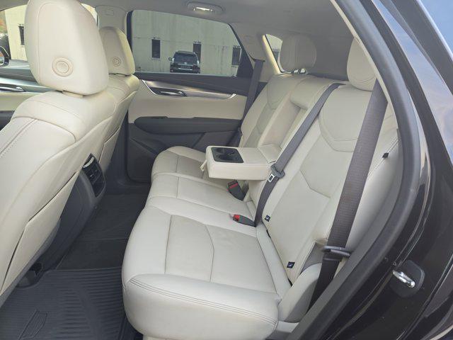 used 2022 Cadillac XT5 car, priced at $31,847