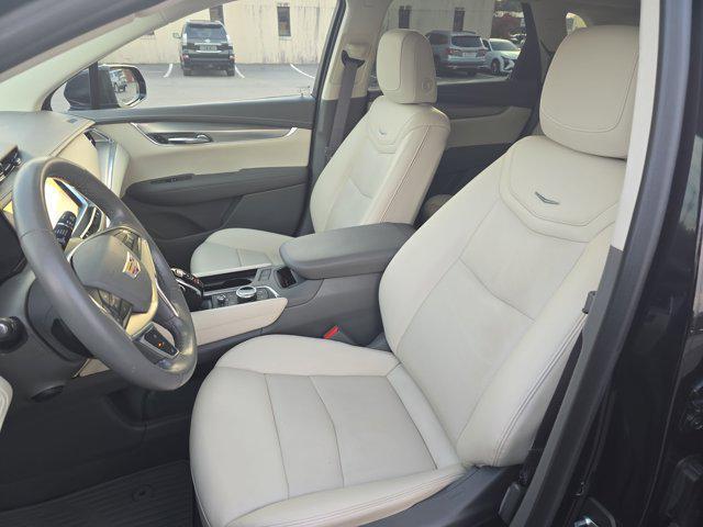 used 2022 Cadillac XT5 car, priced at $31,847