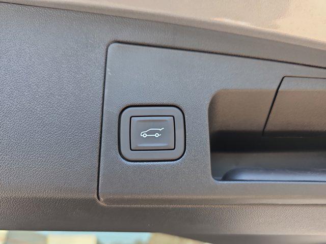 used 2025 Cadillac XT5 car, priced at $53,027