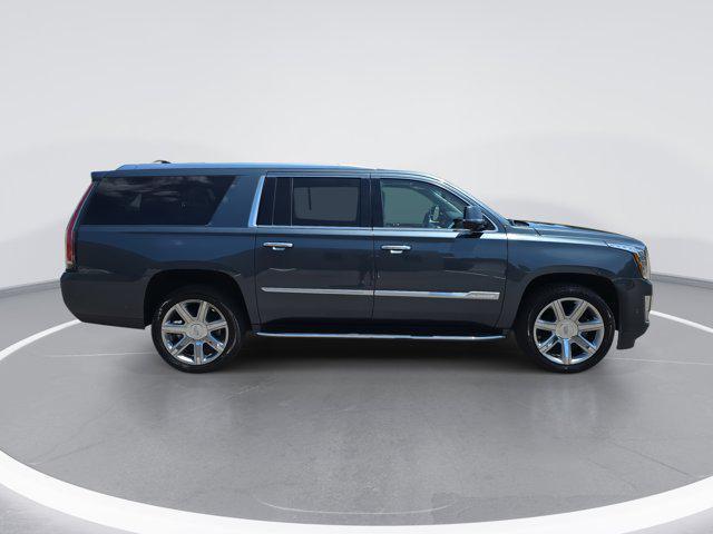 used 2020 Cadillac Escalade ESV car, priced at $34,811