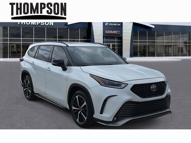 used 2022 Toyota Highlander car, priced at $37,126