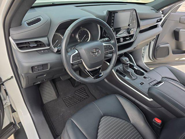 used 2022 Toyota Highlander car, priced at $37,126