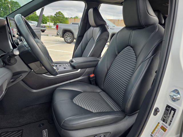 used 2022 Toyota Highlander car, priced at $37,126