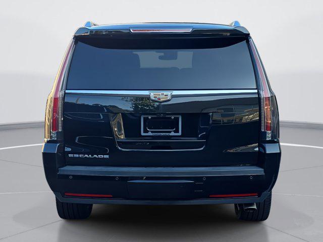 used 2017 Cadillac Escalade ESV car, priced at $25,346