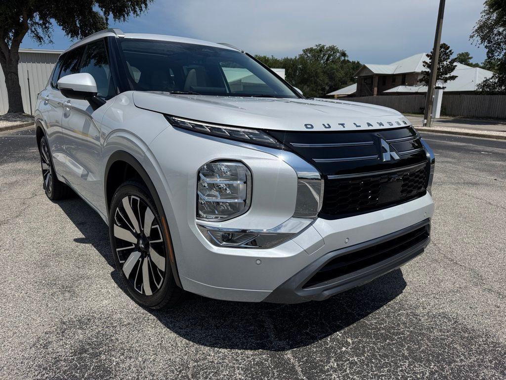 new 2025 Mitsubishi Outlander car, priced at $40,395
