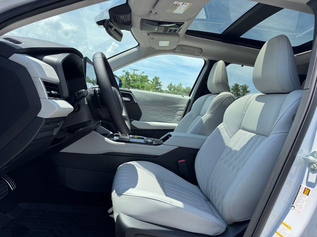 new 2025 Mitsubishi Outlander car, priced at $40,395