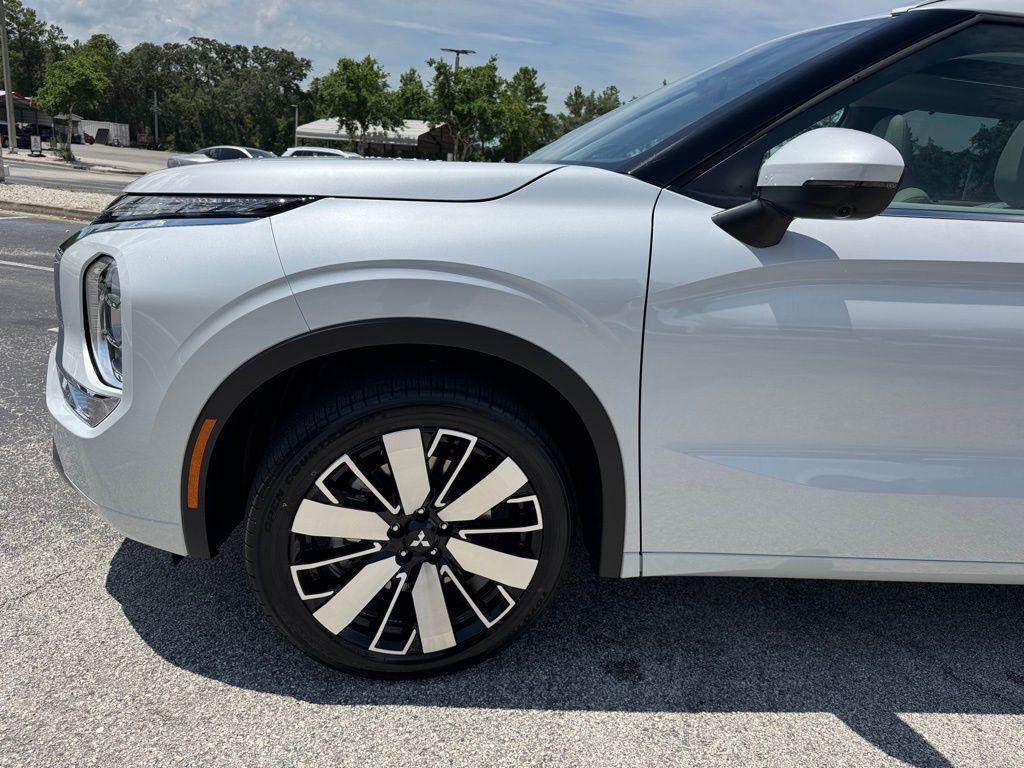 new 2025 Mitsubishi Outlander car, priced at $40,395