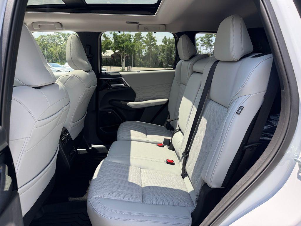 new 2025 Mitsubishi Outlander car, priced at $40,395