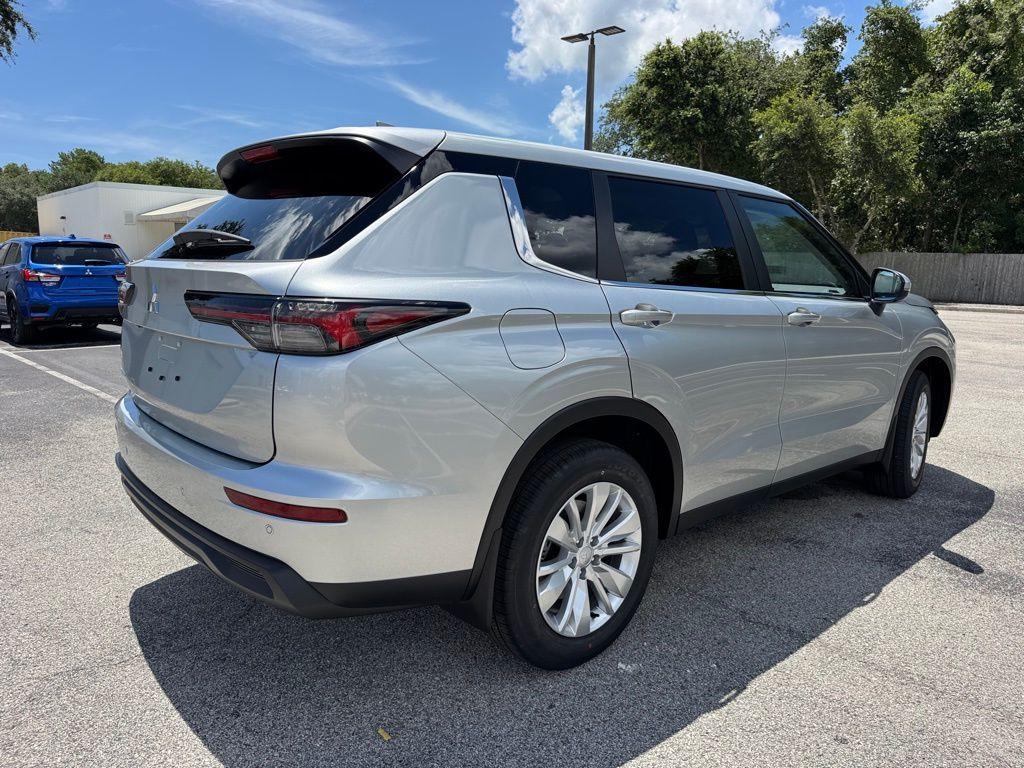 new 2025 Mitsubishi Outlander car, priced at $32,235