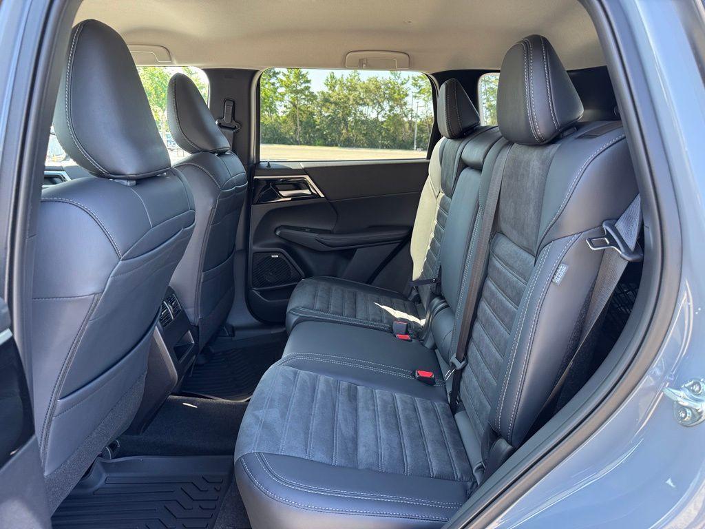 new 2025 Mitsubishi Outlander car, priced at $35,625