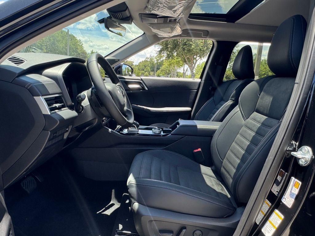 new 2025 Mitsubishi Outlander car, priced at $38,295
