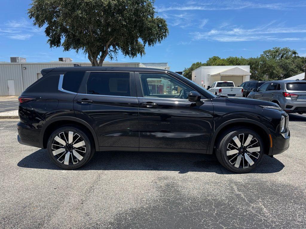 new 2025 Mitsubishi Outlander car, priced at $38,295