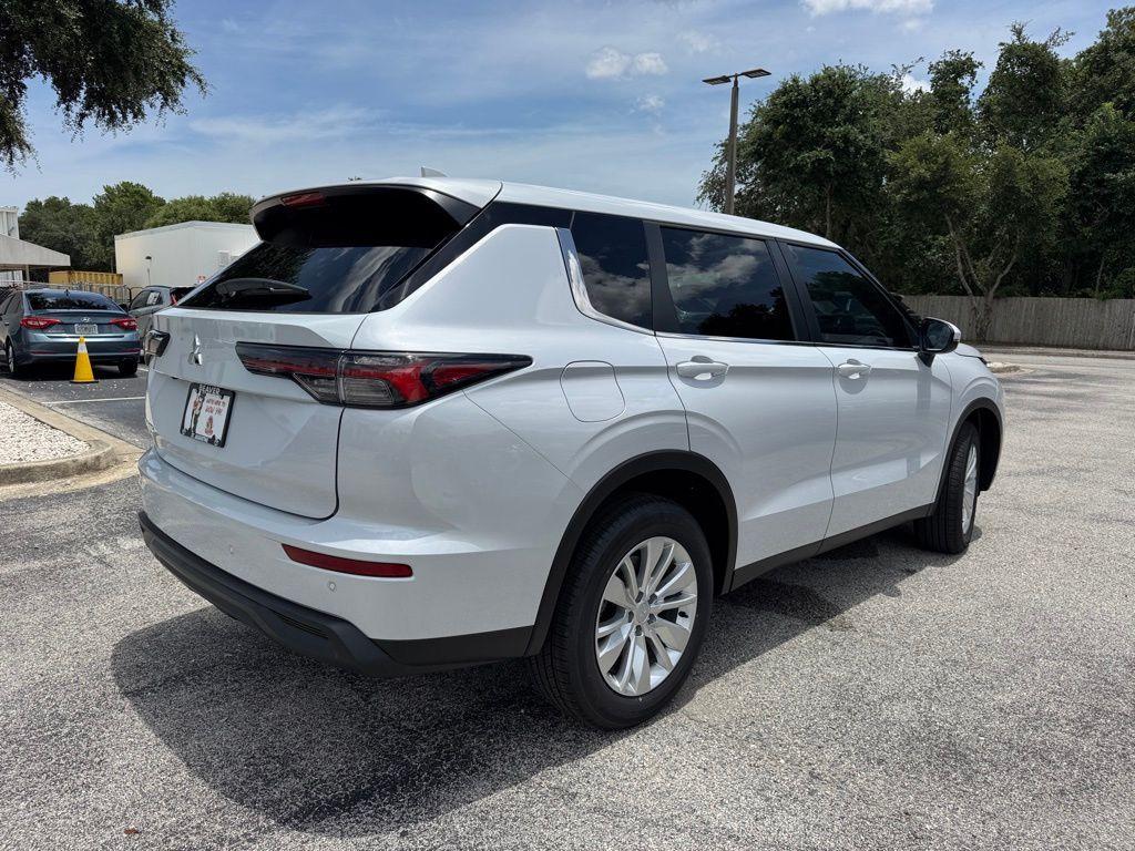 new 2025 Mitsubishi Outlander car, priced at $33,100