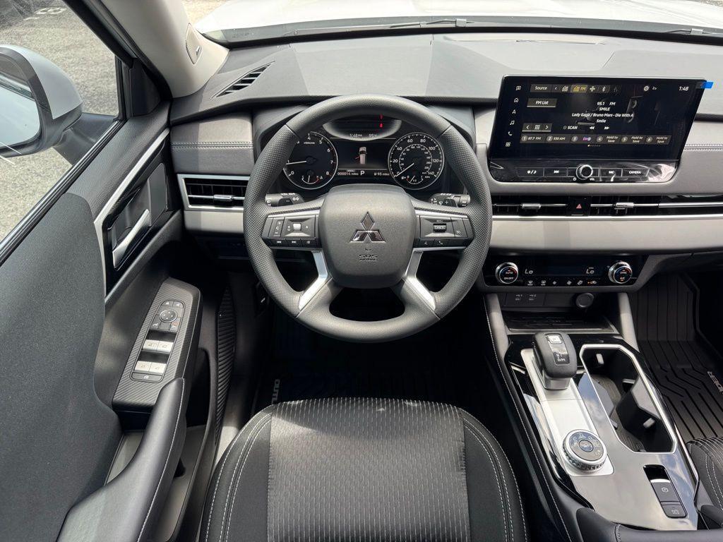 new 2025 Mitsubishi Outlander car, priced at $33,100