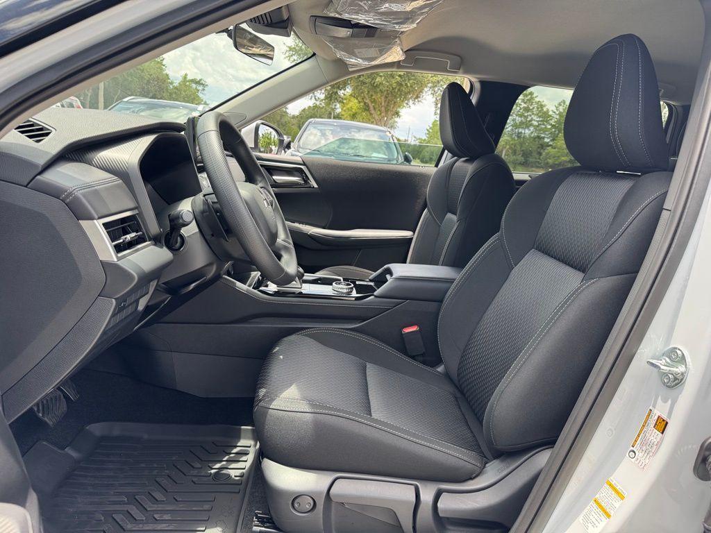 new 2025 Mitsubishi Outlander car, priced at $33,100