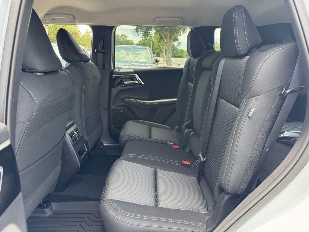 new 2025 Mitsubishi Outlander car, priced at $33,100