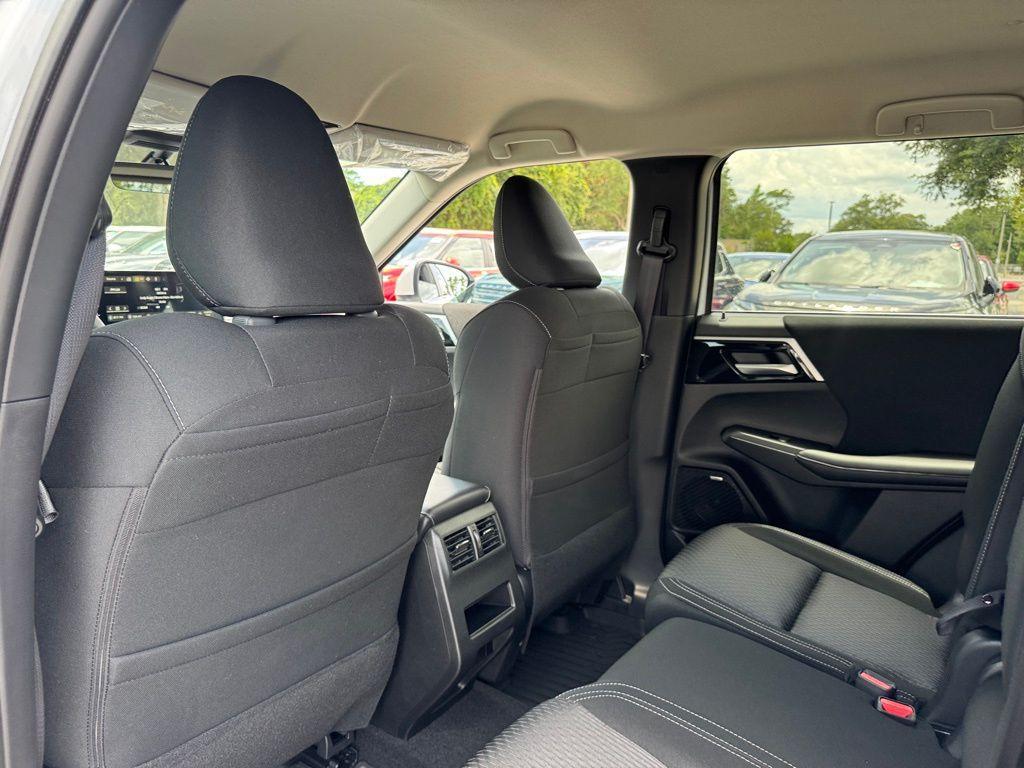new 2025 Mitsubishi Outlander car, priced at $33,100