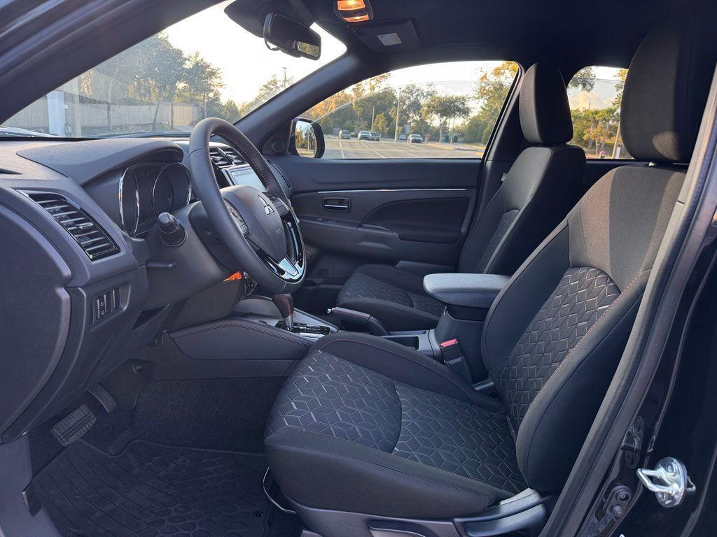 new 2025 Mitsubishi Outlander Sport car