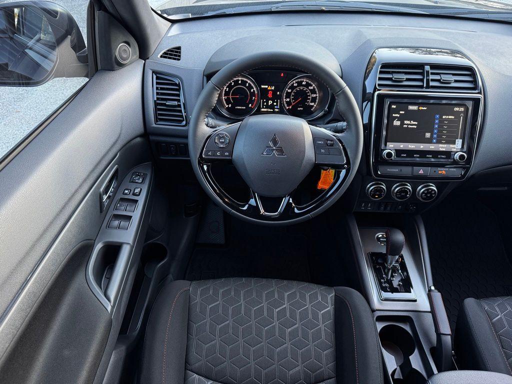 new 2025 Mitsubishi Outlander Sport car