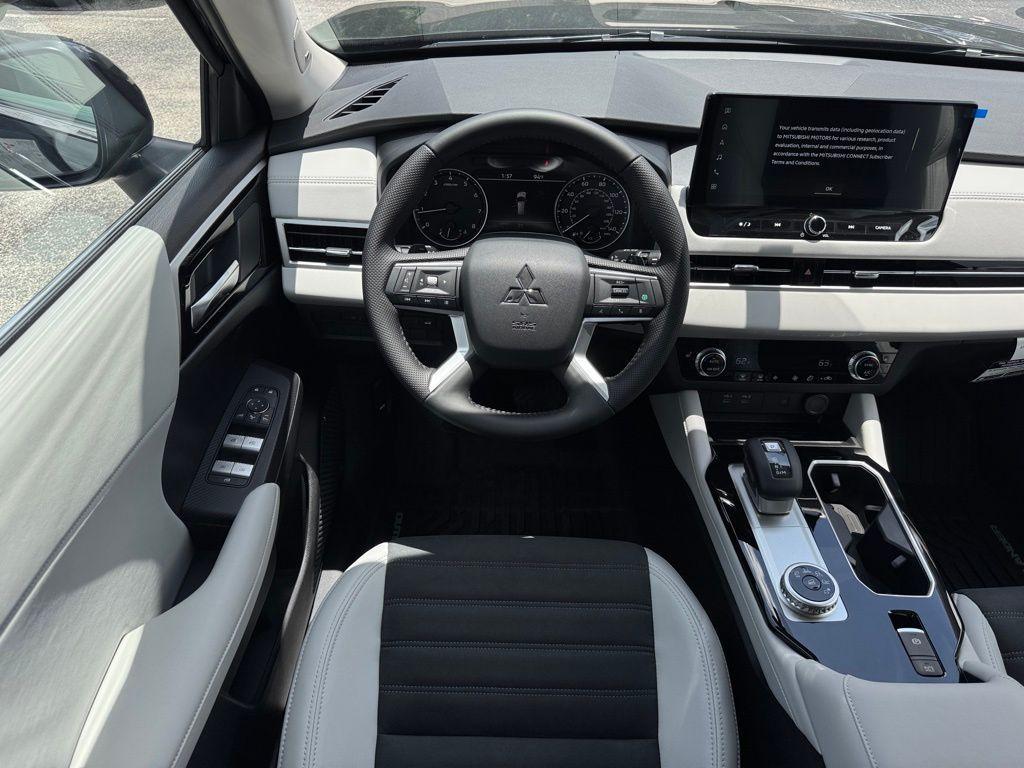 new 2025 Mitsubishi Outlander car, priced at $36,700