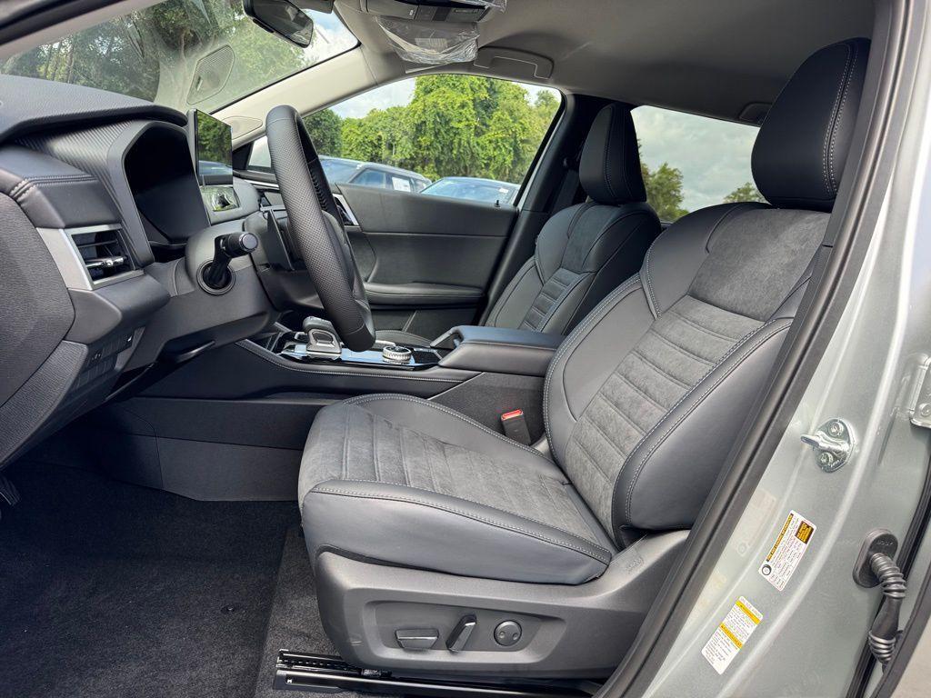 new 2025 Mitsubishi Outlander car, priced at $36,105