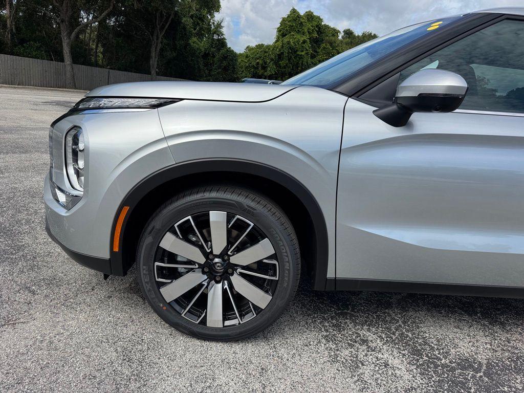 new 2025 Mitsubishi Outlander car, priced at $36,105
