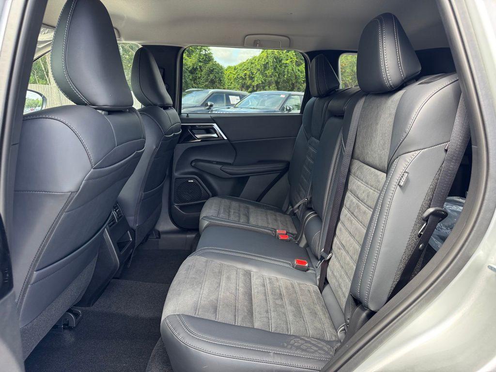 new 2025 Mitsubishi Outlander car, priced at $36,105
