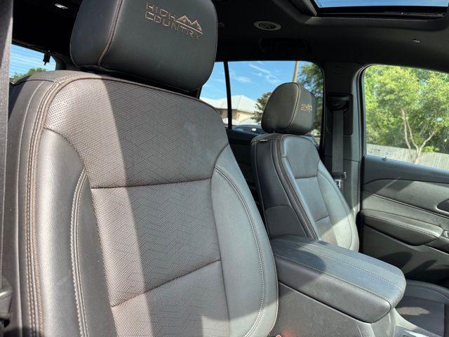 used 2022 Chevrolet Traverse car, priced at $37,200