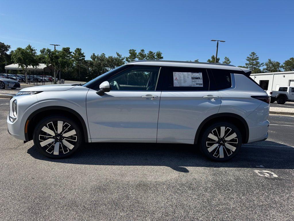 new 2025 Mitsubishi Outlander car, priced at $40,395