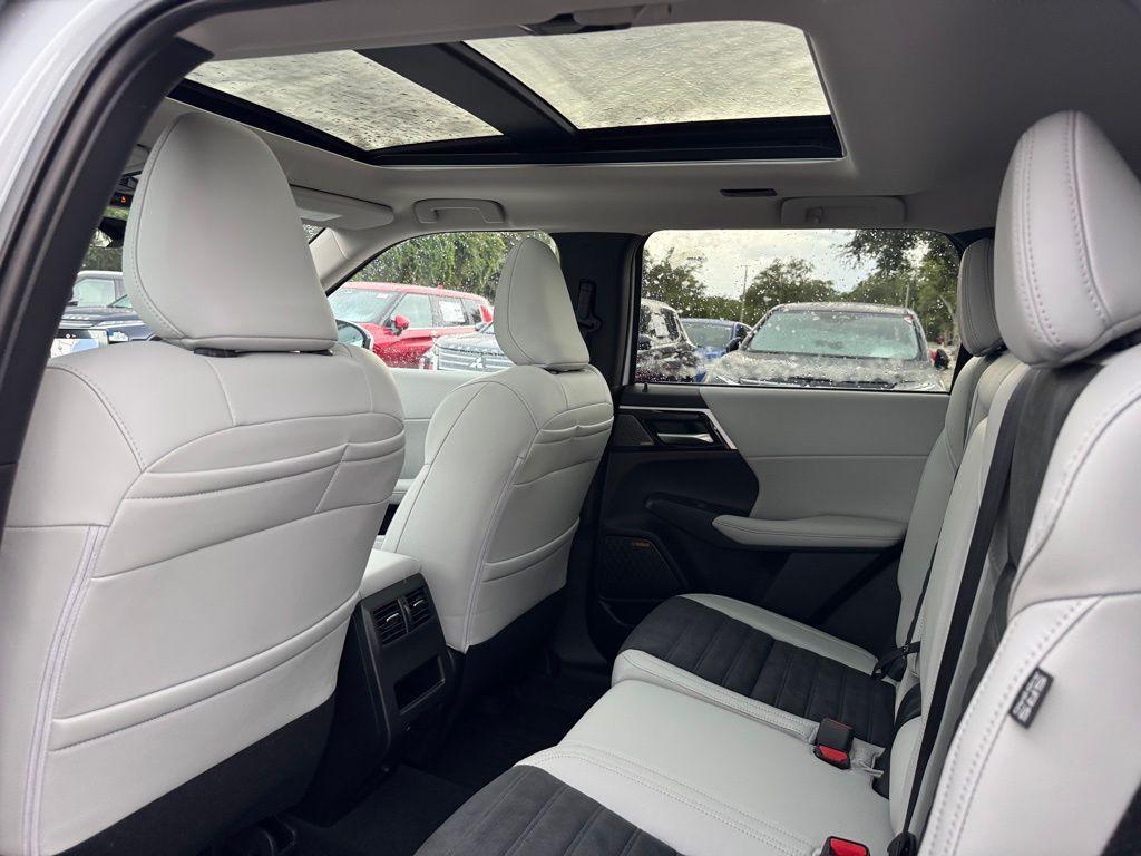new 2025 Mitsubishi Outlander car, priced at $39,890