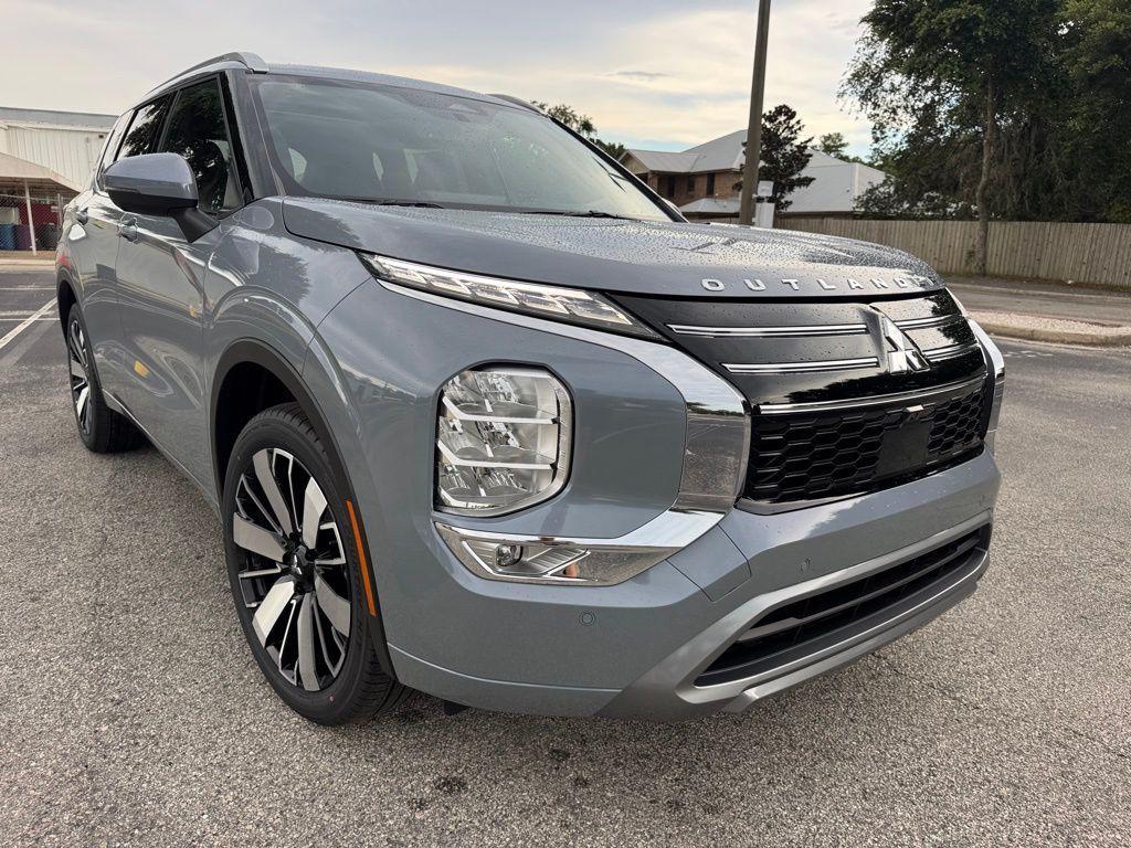 new 2025 Mitsubishi Outlander car, priced at $40,195
