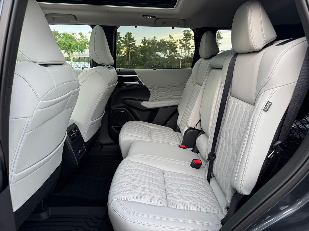 new 2025 Mitsubishi Outlander car, priced at $39,800