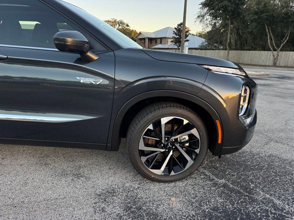 new 2025 Mitsubishi Outlander PHEV car, priced at $43,178