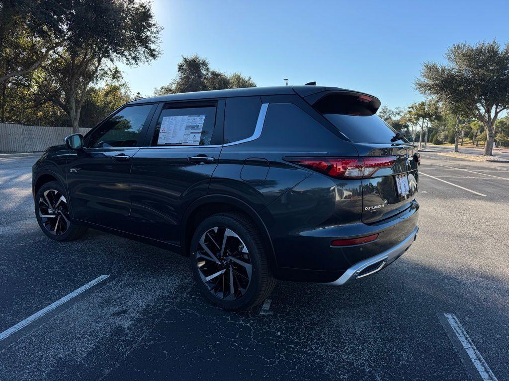 new 2025 Mitsubishi Outlander PHEV car