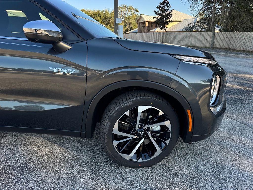 new 2025 Mitsubishi Outlander PHEV car