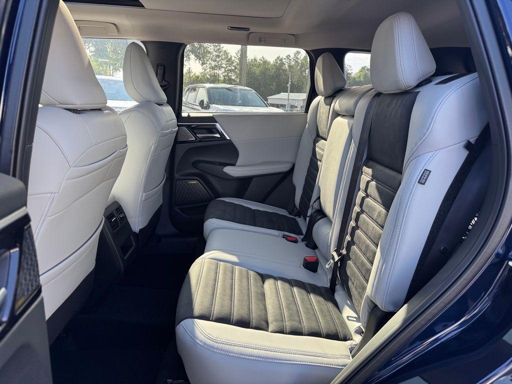 new 2025 Mitsubishi Outlander car, priced at $38,295